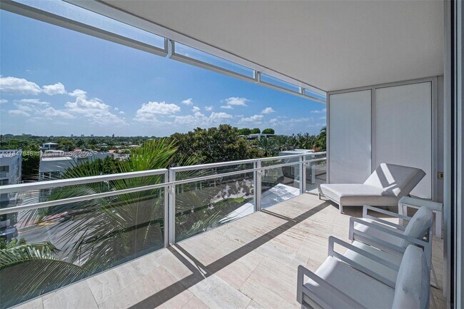 Building Photo - 9001 Collins Ave
