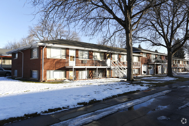 Primary Photo - 10th Street Flats