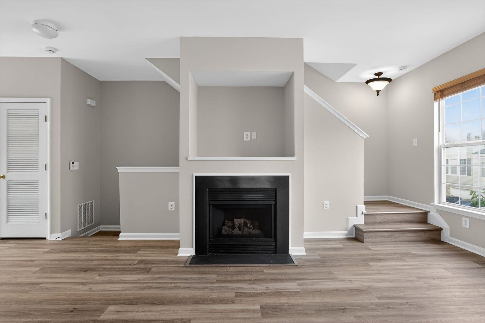 Building Photo - 23185 Blackthorn Square