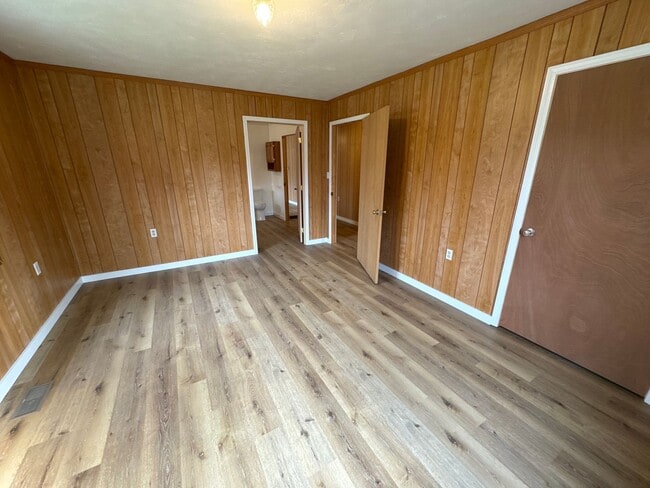 Building Photo - House in Grand Rivers