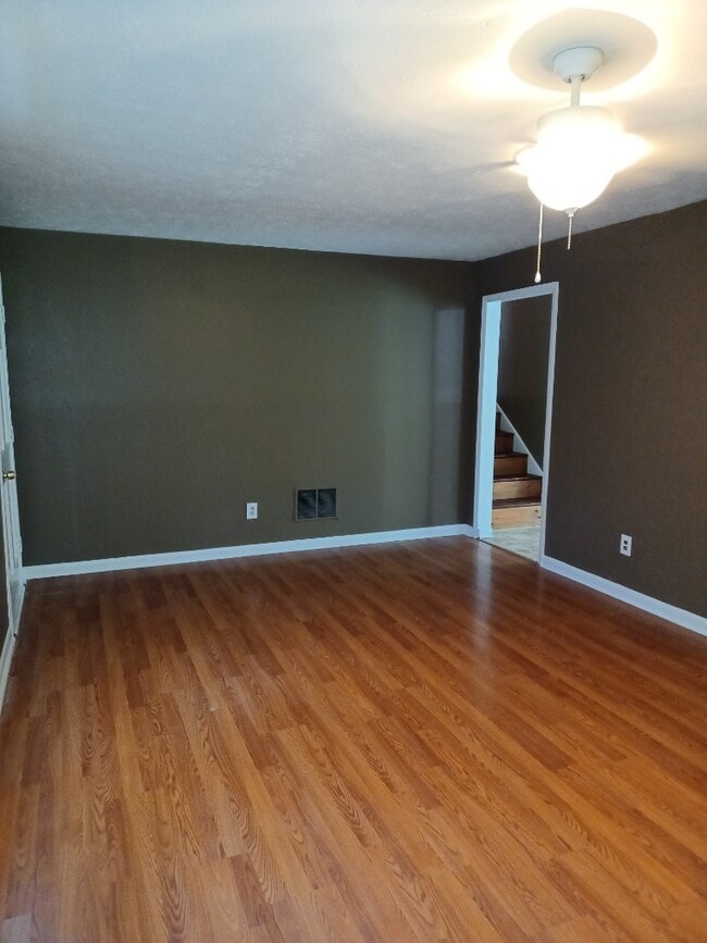 Building Photo - 6017 Randy Ln