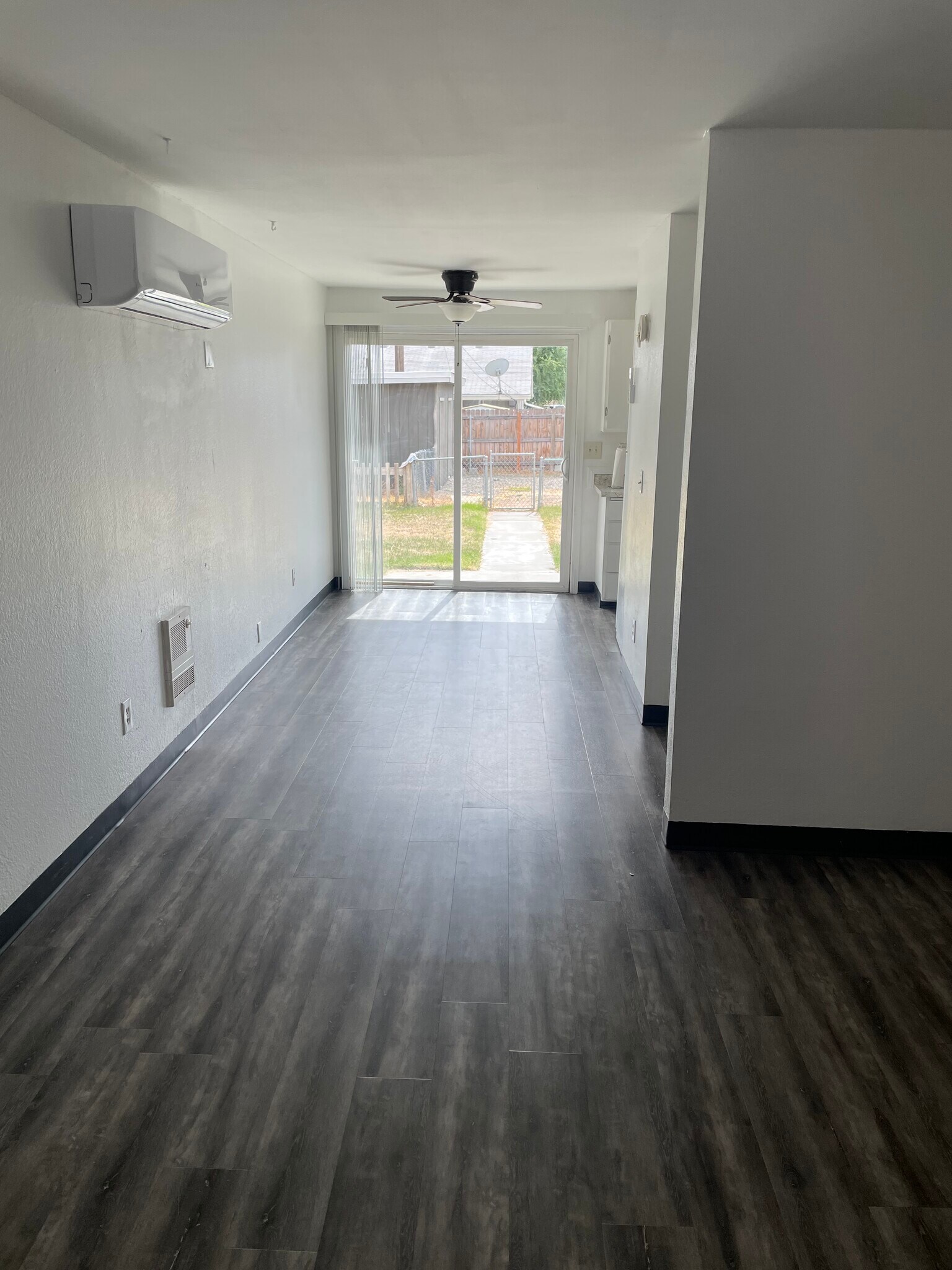Dining area - 3695 Fargo St