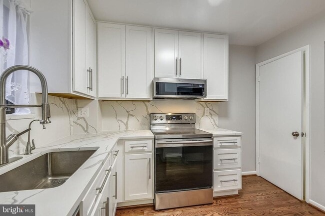 Building Photo - 11825 Coopers Ct