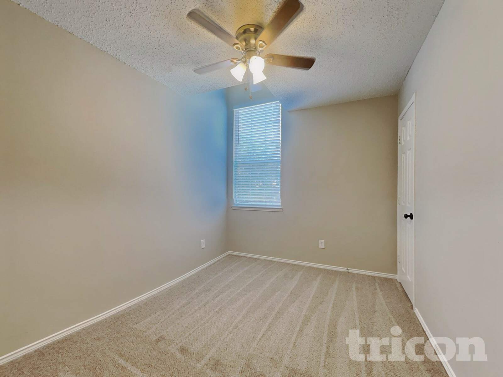 Building Photo - 513 Valley View Dr