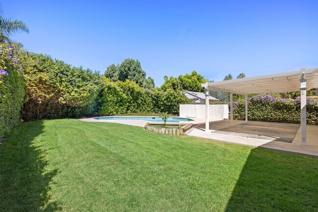 Building Photo - Renovated Tarzana Pool Home Near Ventura Boulevard