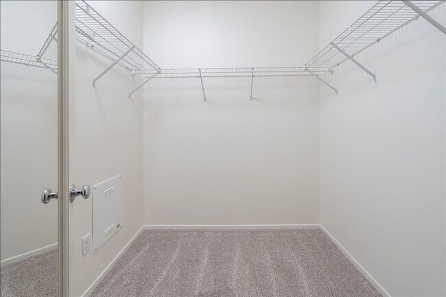 Building Photo - IMMACULATE 2+2 VALENCIA TOWNHOME!