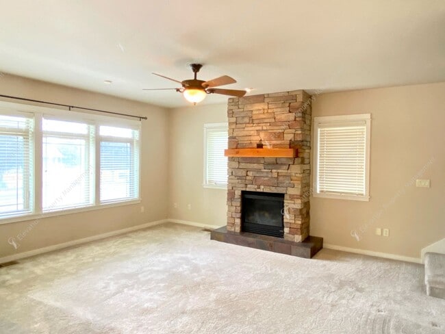 Building Photo - 3-Bedroom Home with RV Parking