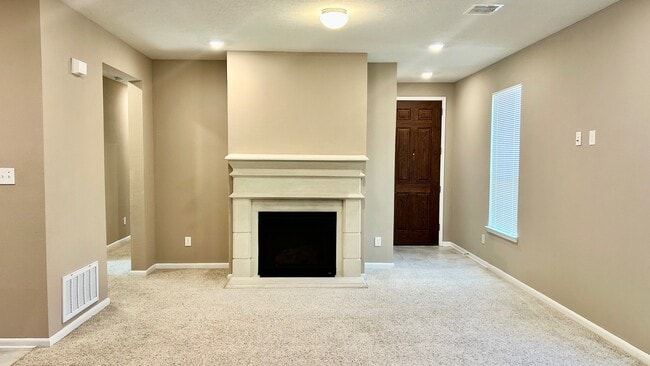 Building Photo - 2627 Hawthorn Park Ct