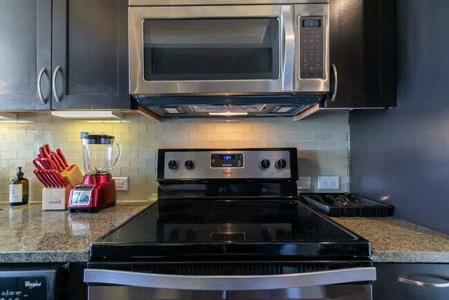 Building Photo - 101 Bowen St