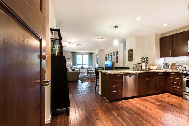 Building Photo - Luxury Condo at Park Terrace