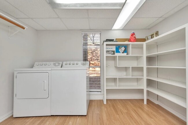 Building Photo - 107 Lazy Trail