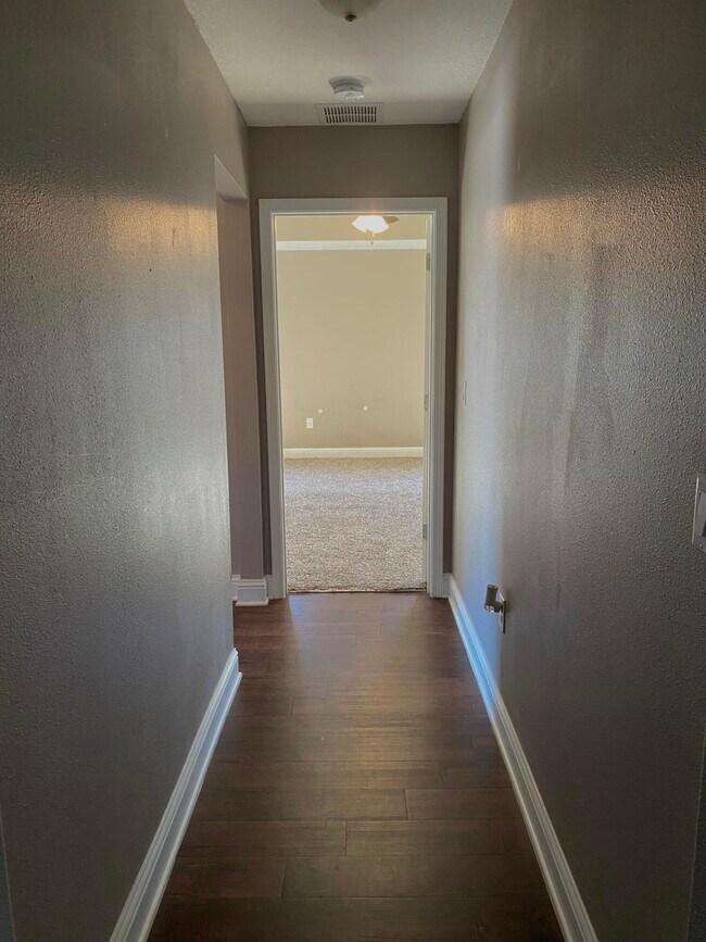 Building Photo - 8544 Holley Hills Cir