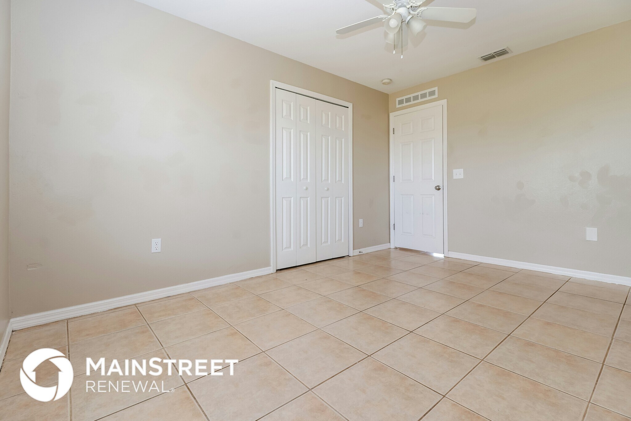 Building Photo - 527 NE 6th Pl