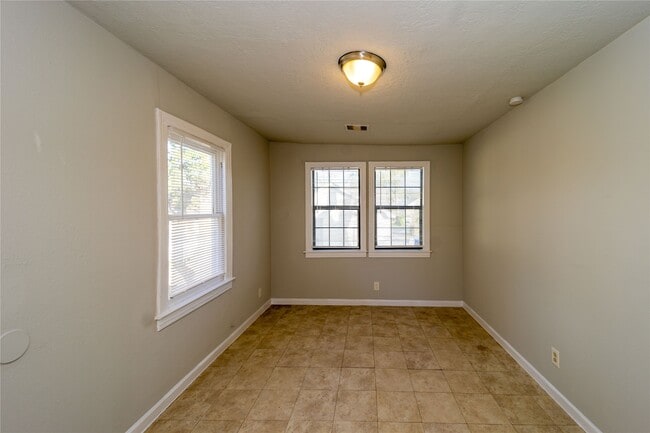 Building Photo - 4150 Brandon Ave