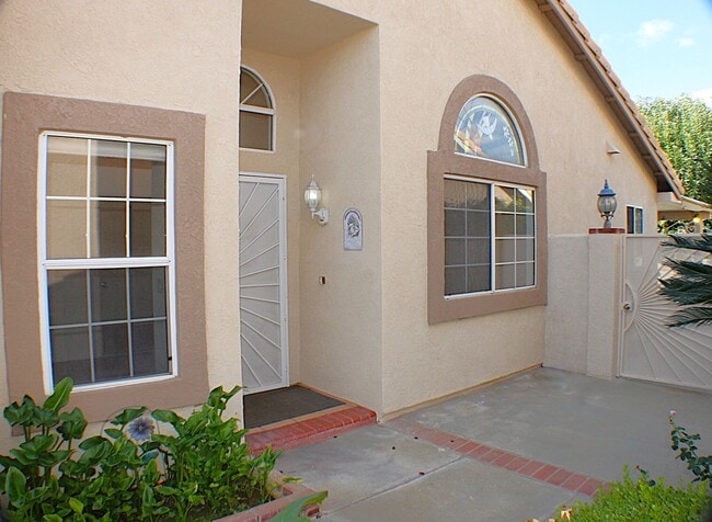 Building Photo - Beautiful Sun Lakes Country Club Home – 55...