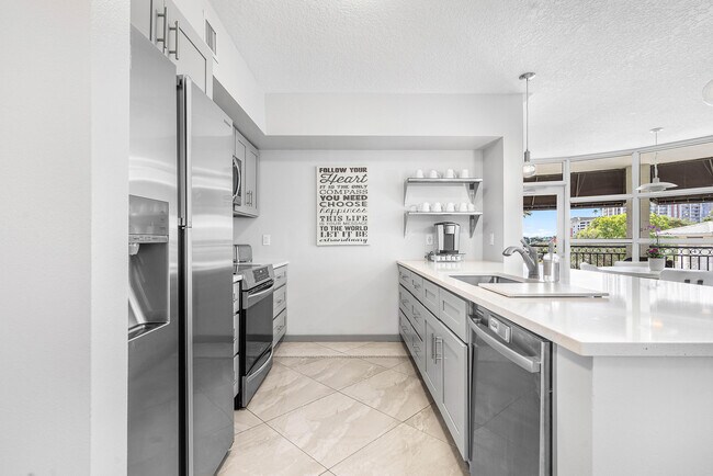 Building Photo - 600 S Dixie Hwy