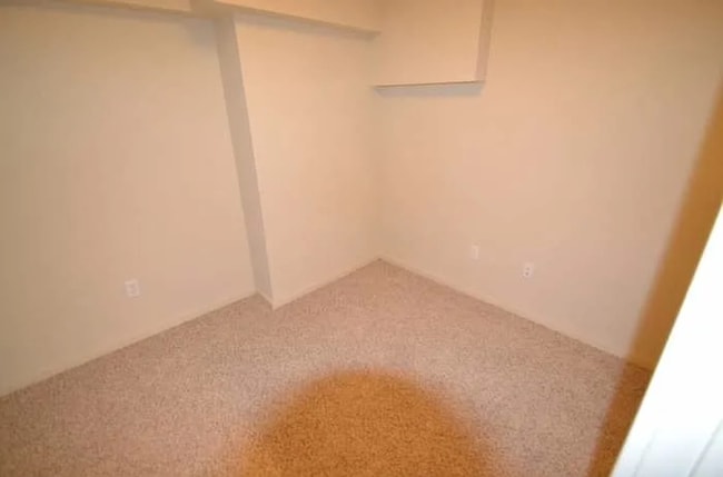 Building Photo - Two Bedroom, One and a Half Bath Townhome - Right Next to Fairmount Park