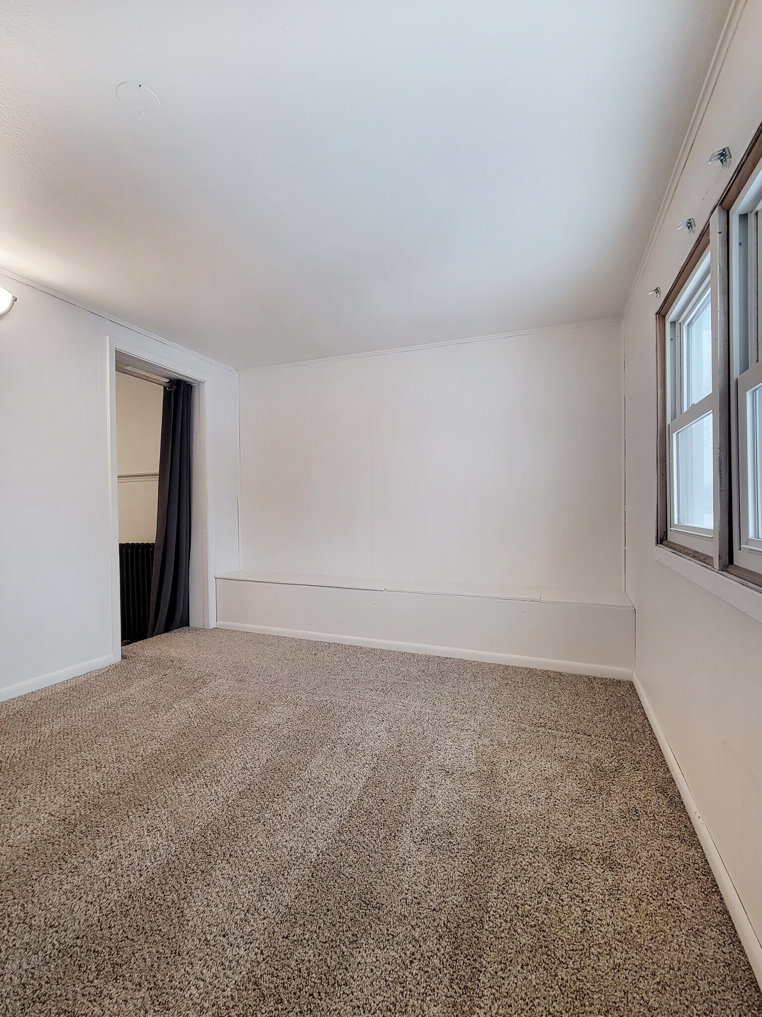 Building Photo - 503 6th St N