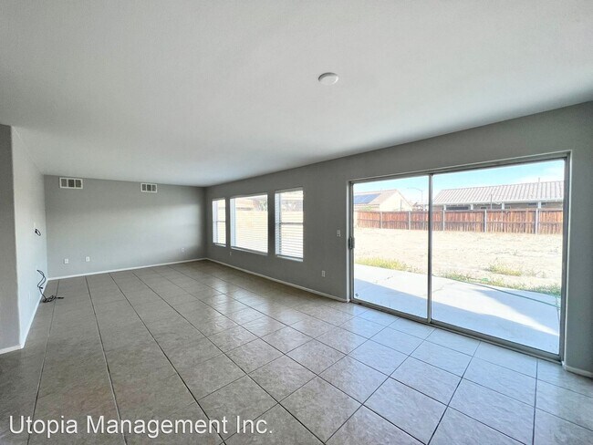 Building Photo - 6 br, 3 bath House - 84118 Avenida Cedrus