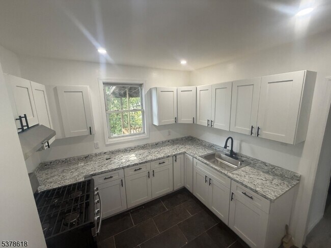 Building Photo - 15 Winthrop Terrace