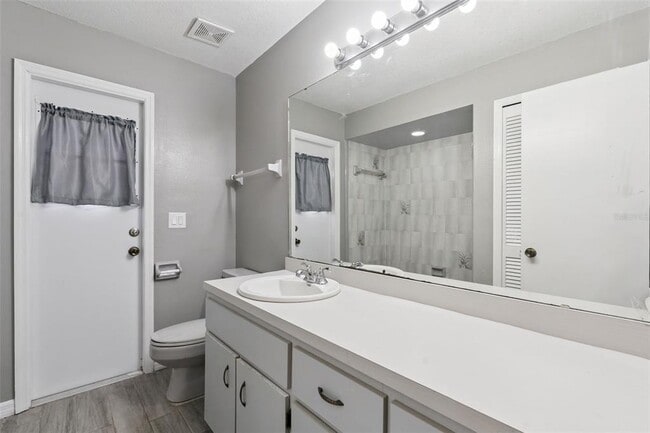 Building Photo - 1431 Sackett Cir