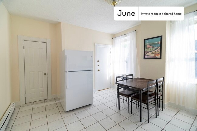 Building Photo - Room in Shared 3 bed/1 bath home