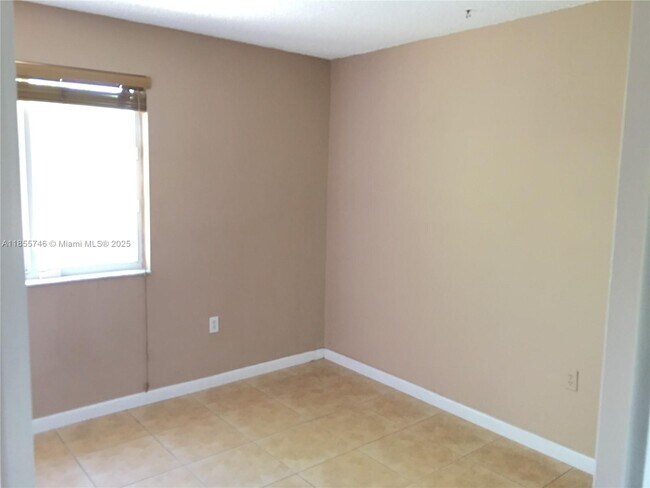 Building Photo - 15731 SW 137th Ave
