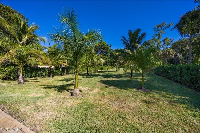 Building Photo - 1890 Oakes Blvd