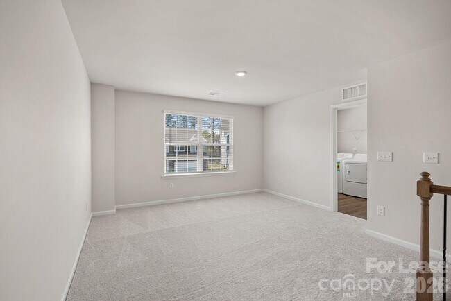 Building Photo - 1423 Caracara Ct