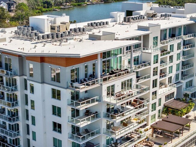 Building Photo - 1020 Sunset Point Rd