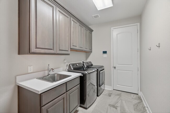 Building Photo - 90 Birch Canoe Dr