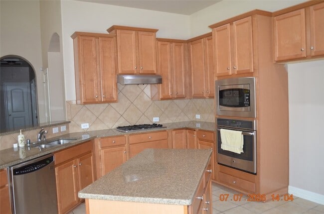 Building Photo - 9638 Castlerock Tr
