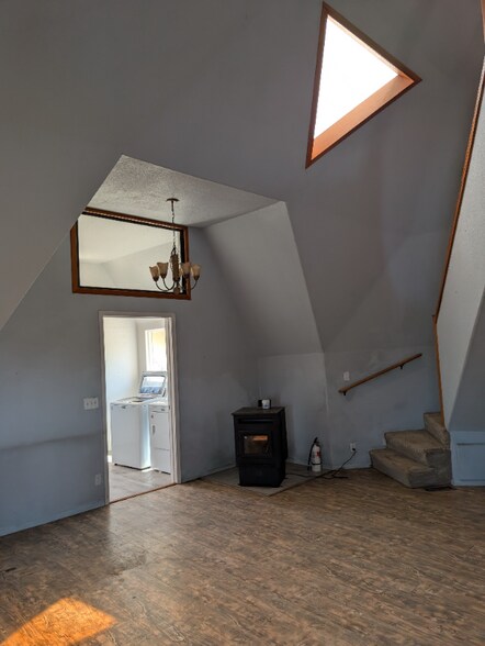 Building Photo - 65 Arabian Way
