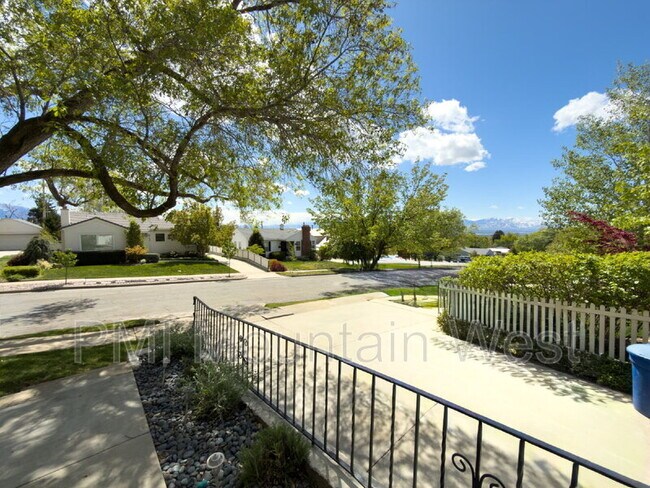 Building Photo - 2323 Bryan Ave