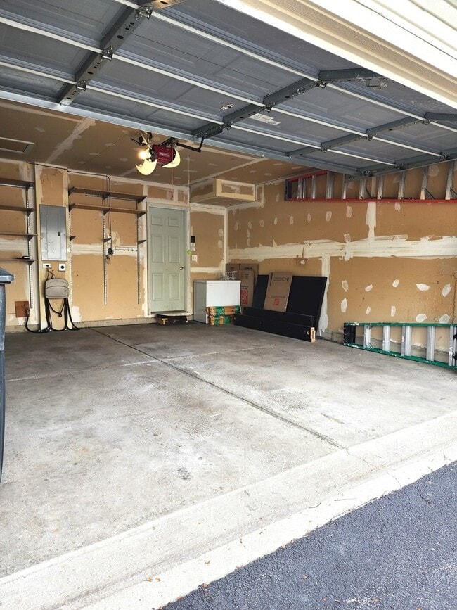 Building Photo - 2884 Falling Waters Ln