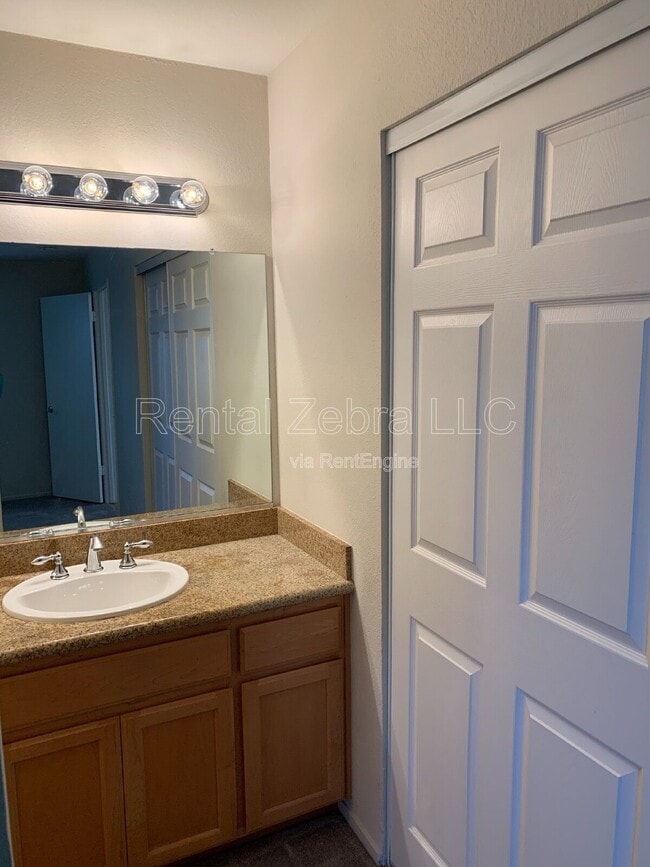 Building Photo - 2915 N Texas St