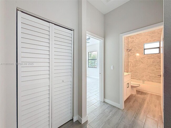 Building Photo - 402-414 NW 41st St