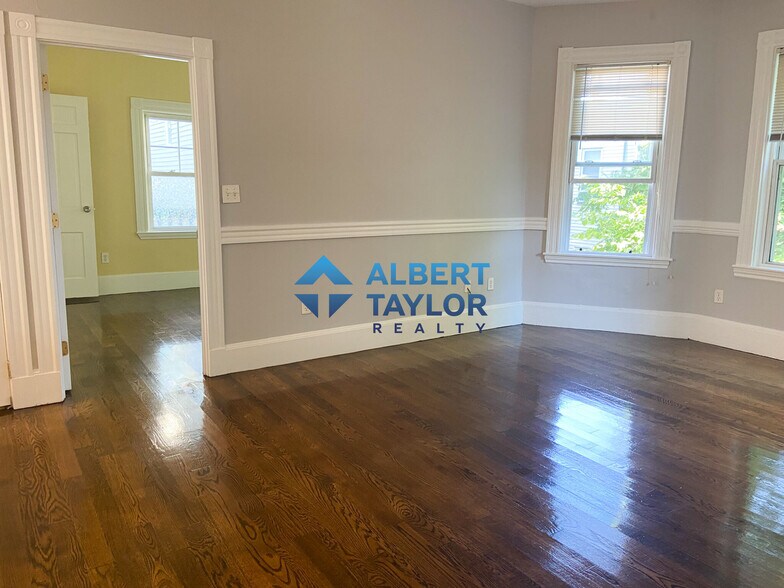 Building Photo - 19 Parker Hill Ave