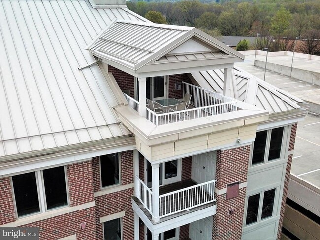Building Photo - 10205 Wincopin Cir