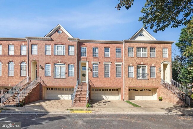 Building Photo - 2804 St Croix Dr
