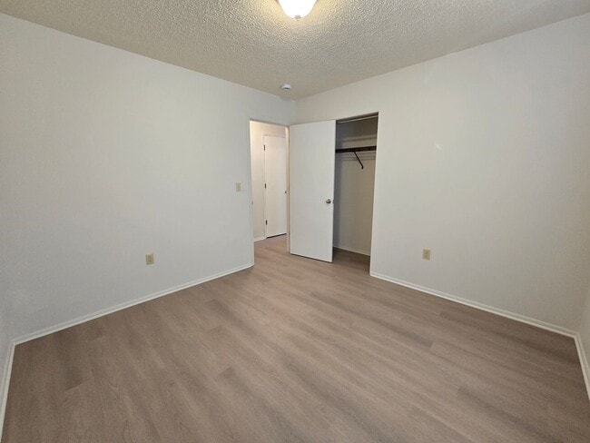 Building Photo - Move-In Ready 3-Bedroom Home Near UTC & Sarasota Airport!