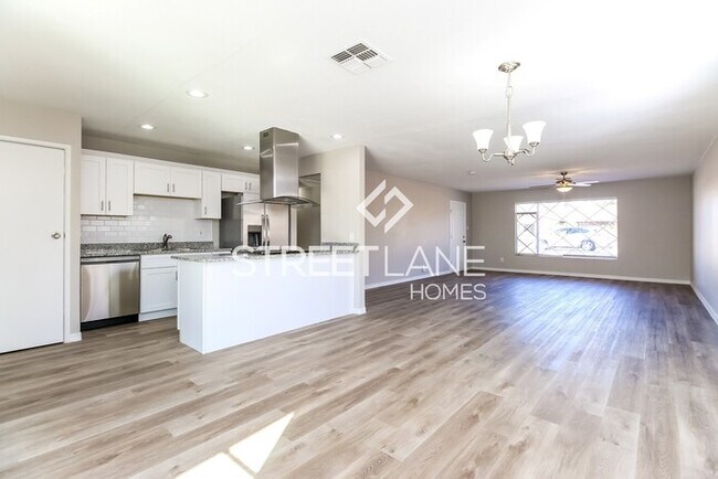 Building Photo - Now offering the first full months rent free!