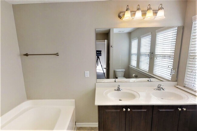 Building Photo - 407 Brantley Cove Cir