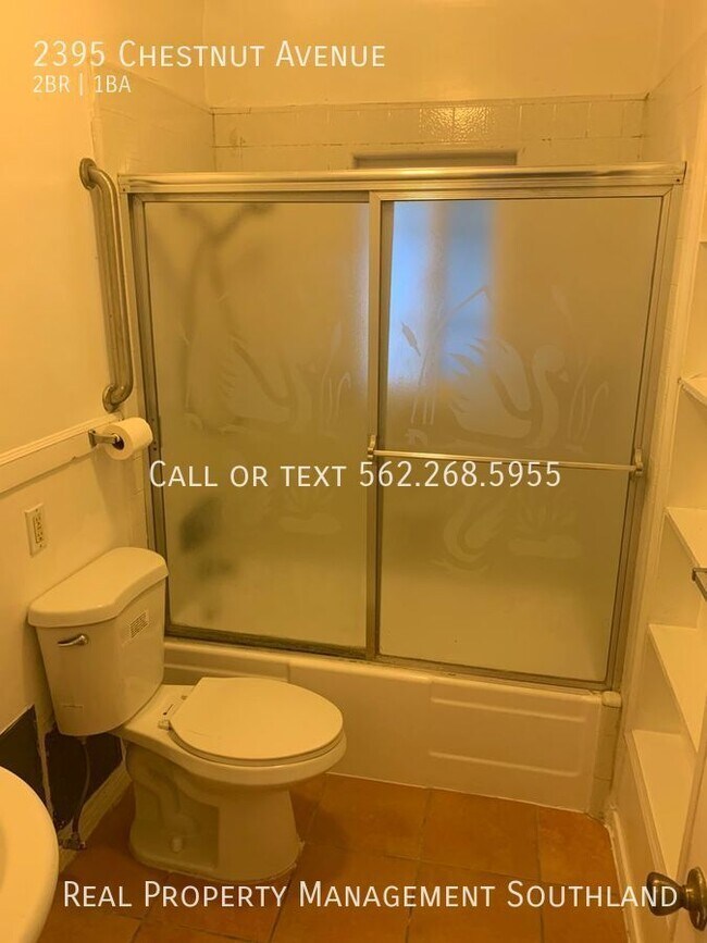 Building Photo - 2395 Chestnut Ave