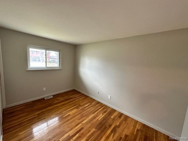 Building Photo - 147 S Carlson St