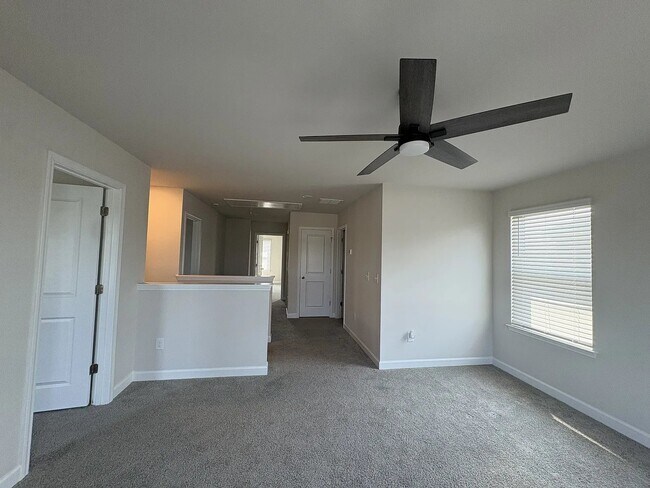 Building Photo - 2700 Grand Mdw Dr