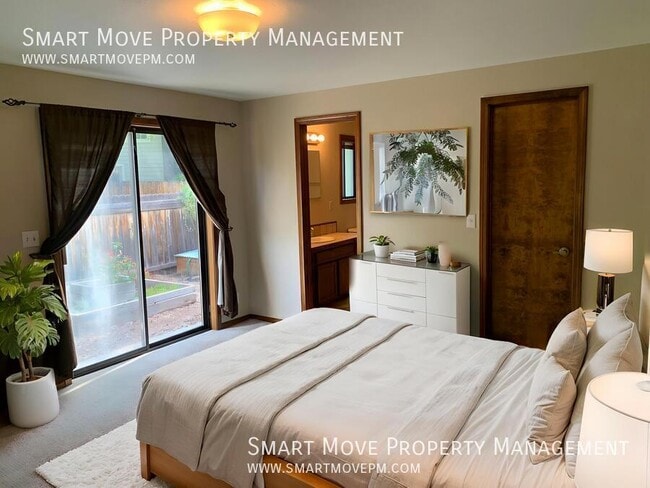 Building Photo - 2135 E Serene Dr