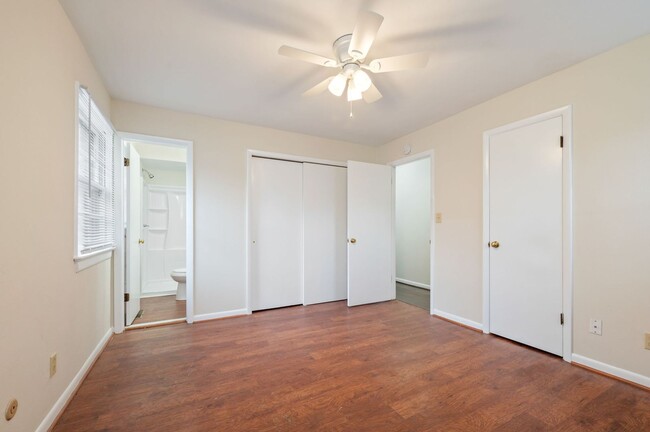 Building Photo - 721 Mayfield Ave