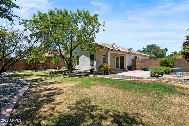 Building Photo - 1891 W Longhorn Dr