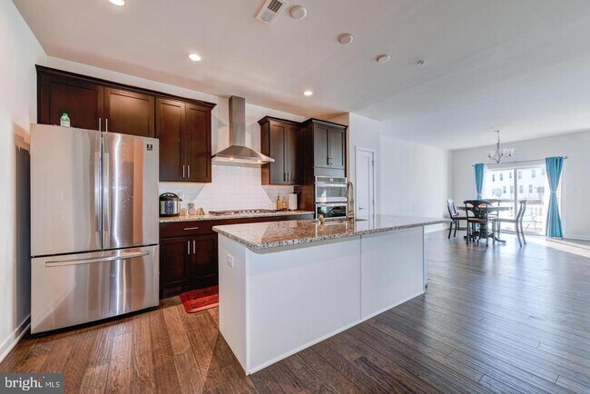 Building Photo - 204 Wynstone Ct